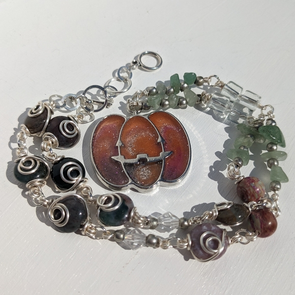 🎃SOLD🎃 Pumpkin Necklace Silver Crystals Jasper Green Aventurine Artisan Resin - Picture 5 of 14